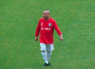 “中国鲁尼”郭德纲却身披贝克汉姆的球衣最后一张图看了想哭