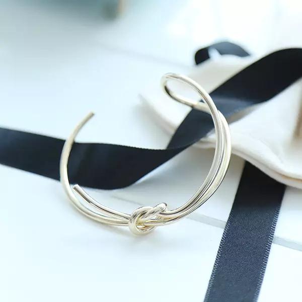 种草一个韩国买手制饰品品牌｜HAFACEGIRL