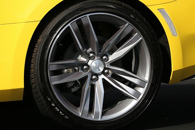 大黄蜂科迈罗supersport第6代,科迈罗2023款大黄蜂帅气视频