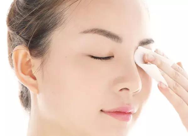 不卸妆会完蛋吗,一晚上不卸妆前后对比