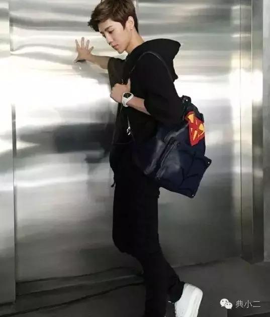 时髦双肩包大容量单肩双肩两用,轻便可爱双肩包