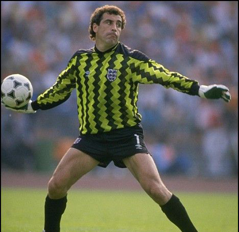 卡西与布冯谁才是攻击型门将,布冯卡西跨世纪的传奇门将