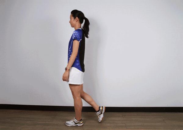 羽毛球热身基本功,羽毛球热身基本动作图片