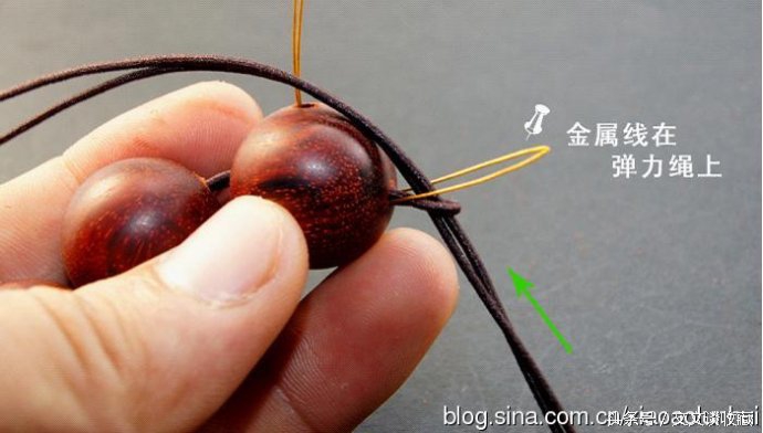 单股弹力绳手串收尾打结图解,穿手串的方法视频教程