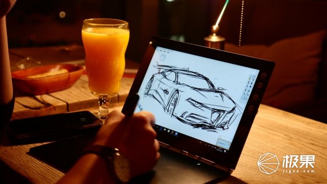 联想把30多年的笔记本键盘颠覆了,取消按键还能在上面画画