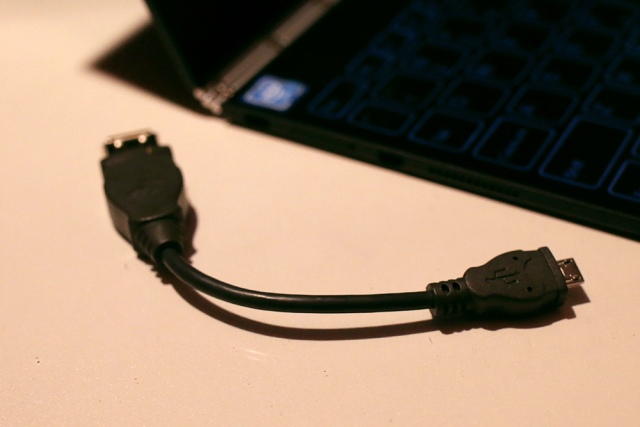 联想把30多年的笔记本键盘颠覆了,取消按键还能在上面画画