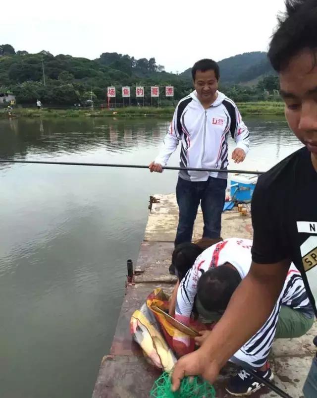 娓旇幏鎴樻姤,澶滈挀娓旇幏鎴樻姤