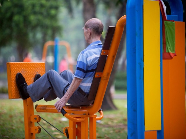 别让老年人孤独,别让孤独成为父母的陪伴者