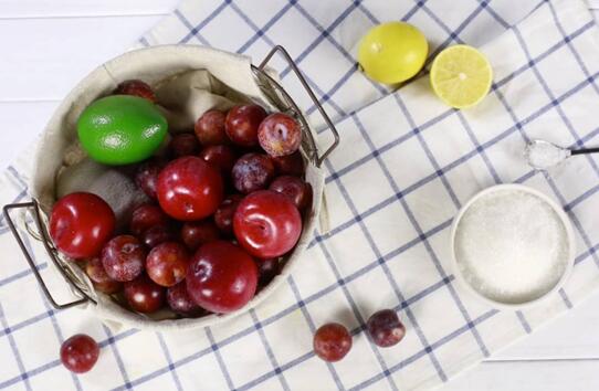 酸甜李子酱制作方法,酸甜李子酱做法