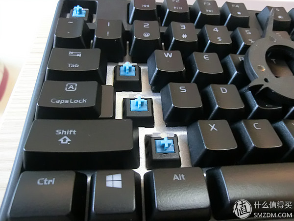 国产轴请继续努力！曜越TteSPORTS波塞冬ZRGB背光机械键盘评测