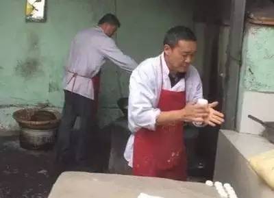 天鹅蛋是不是成都美食,西安传统糕点天鹅蛋