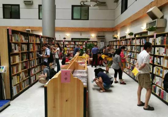 那些8月新开业的走心书店，时光流离，唯有读书静