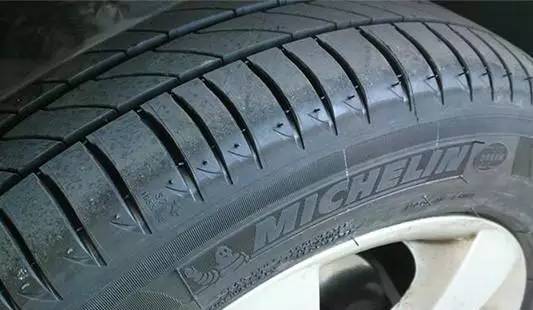 用错轮胎会很费油吗,轮胎花纹和油耗有关系吗