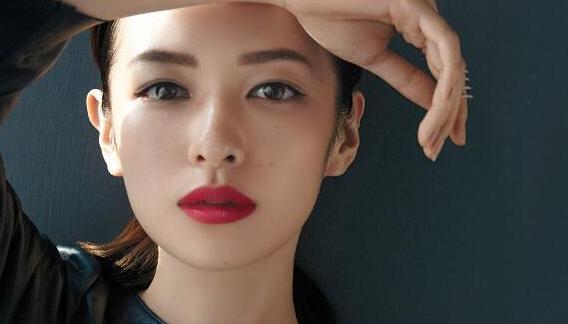 秋冬亮色口红推荐什么色号,口红豆沙色姨妈色