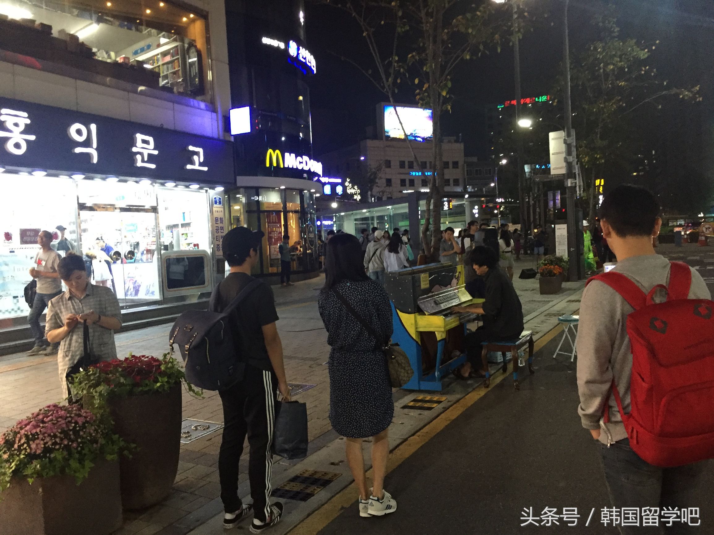 韩国首尔江南区买买买,韩国人在中国买东西爆火