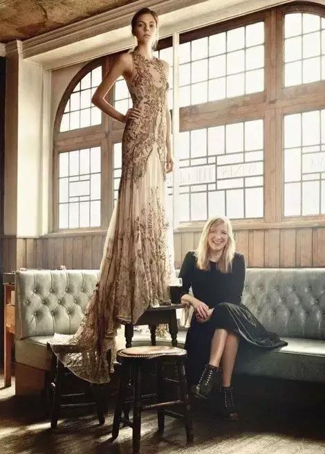 时装秀mcqueen,mcqueen最新礼服