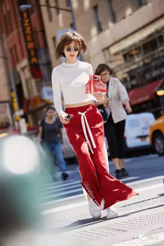 你的小白鞋脏了是怎么洗白的,小白鞋臭的小妙招不用小苏打