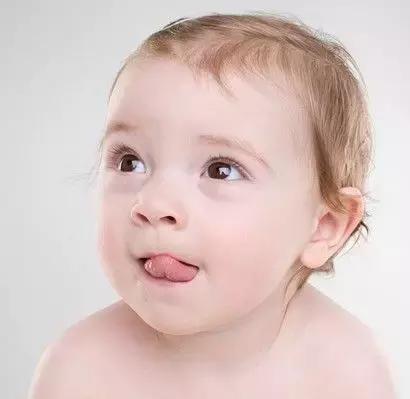 牙中间有缝怎么办,前牙有缝修复