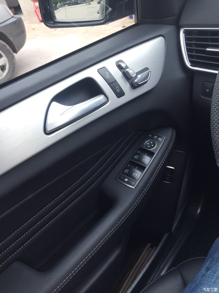 奔驰gle400运动版跑高速视频,奔驰gle400几秒破百运动模式