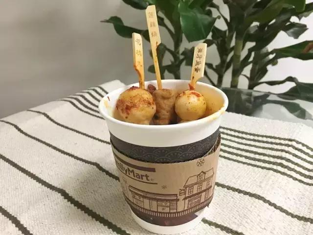 肉测711、全时、全家的24种零食，好不好吃一看就晓得