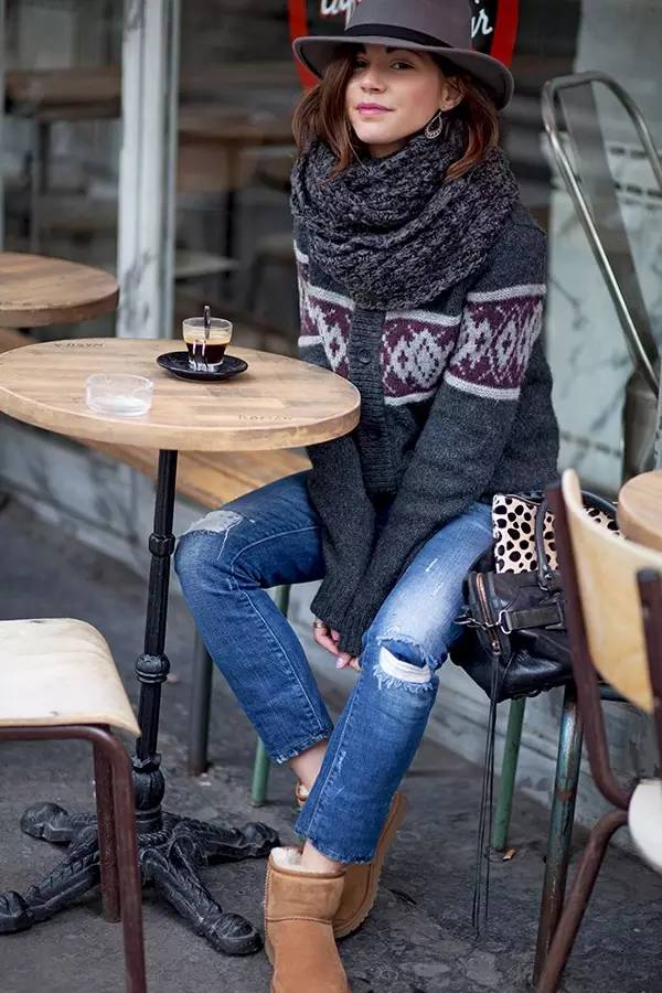 适合小个子冬天穿的雪地靴,腿短穿马丁靴还是雪地靴