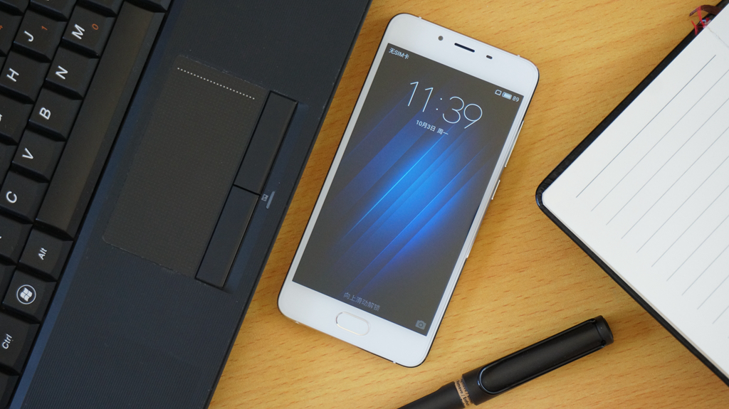 魅蓝手机u10,魅蓝u10白色