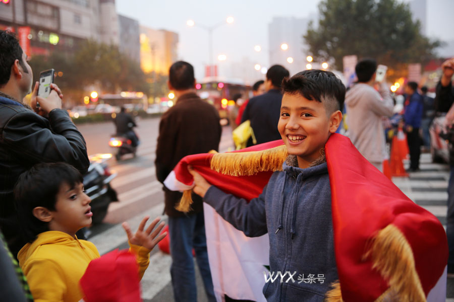 中国足球男足主场,中国男足将迎战沙特宣传海报