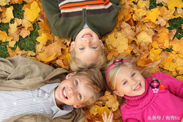 秋季怎么给宝宝穿衣服,春季如何给宝宝正确穿衣