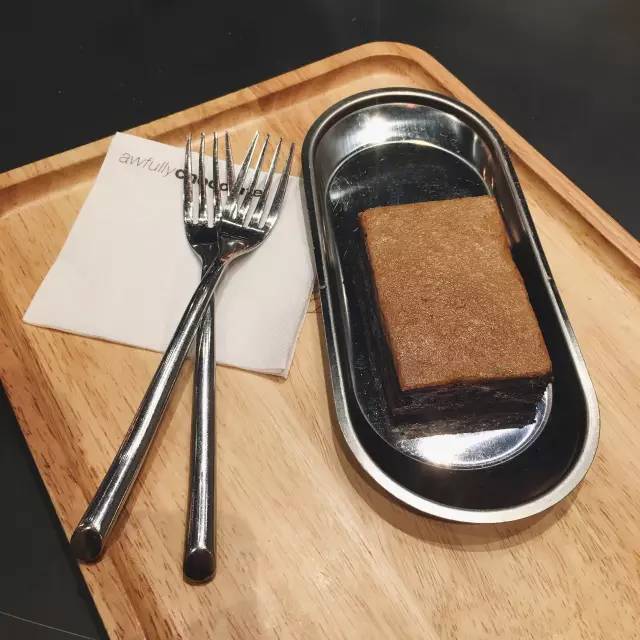 No.8吃巧克力的时候，整个人都要融化了