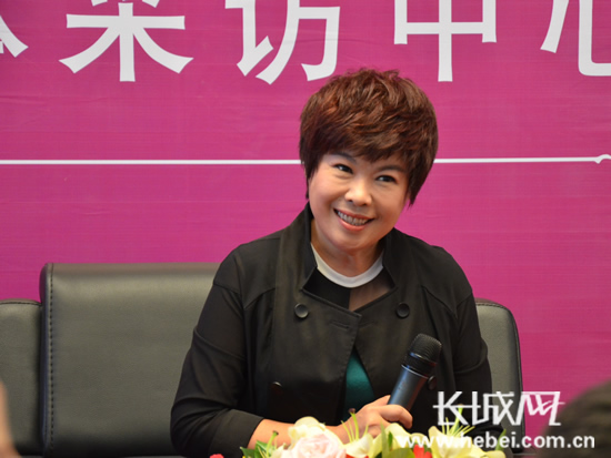 浜庝腹璇楄瘝鑺傜洰,浜庝腹鍚嶅璁插骇