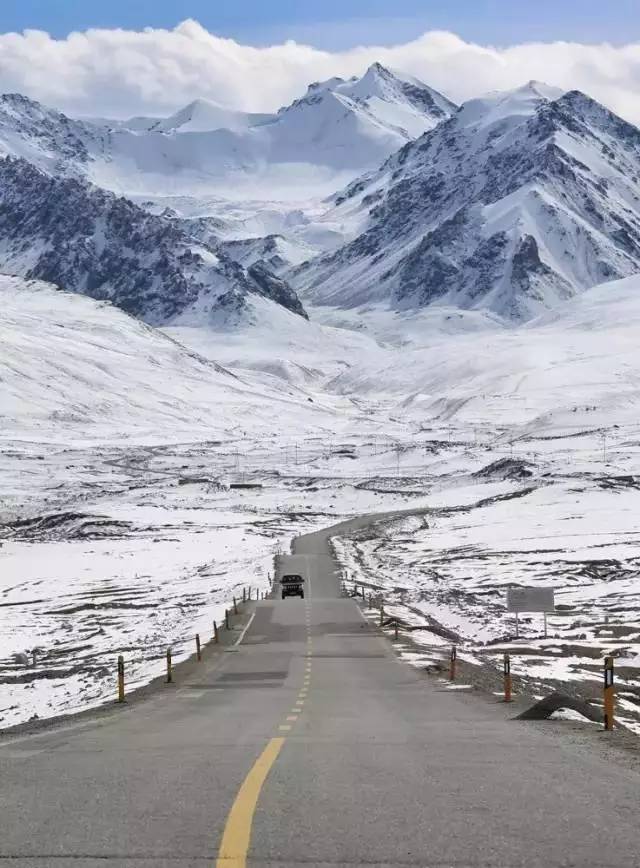 看头条后天就能从克拉玛依坐火车到喀什啦！