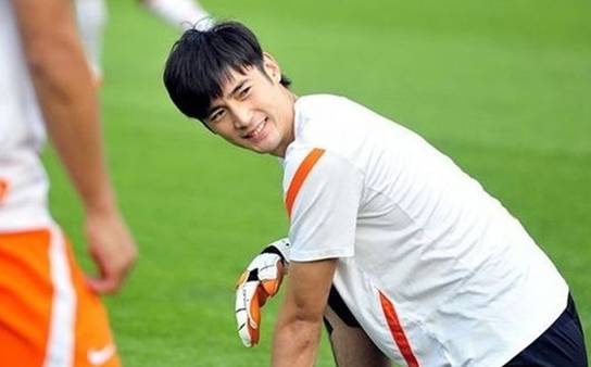 你知道国足输了，但你知道中国足坛还有一批高颜值球员吗？