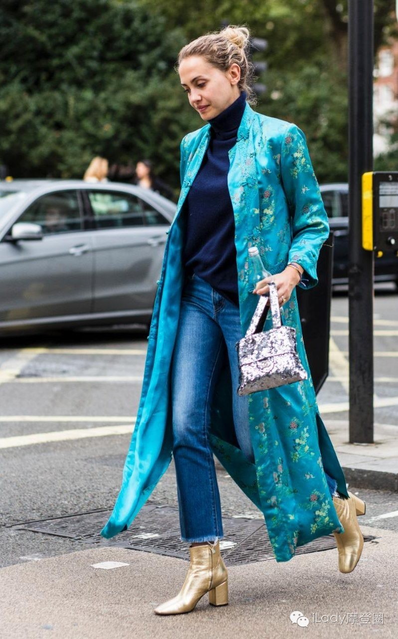 今年最火的短靴白色显瘦,2022最流行的鞋子百搭短靴