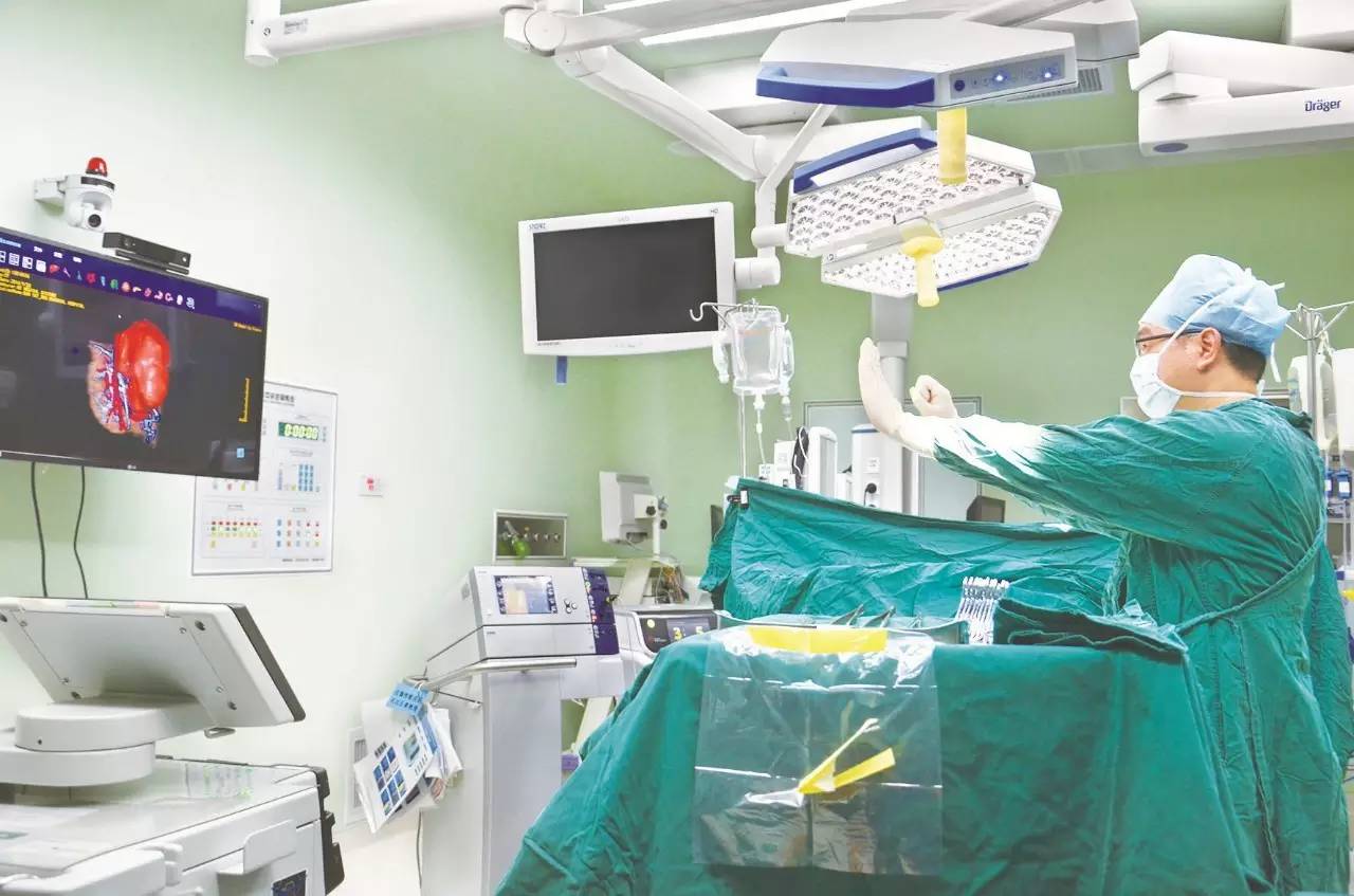 肝母细胞瘤手术在哪个位置开刀,医生微创取脑瘤