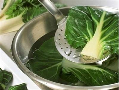 骨质疏松喝牛奶吃钙片有用吗,骨质疏松补钙的注意事项