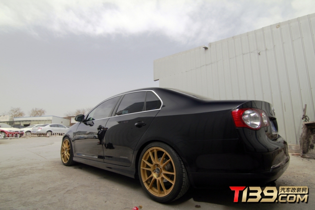 速腾冠军音响改装,大众速腾黑武士改装