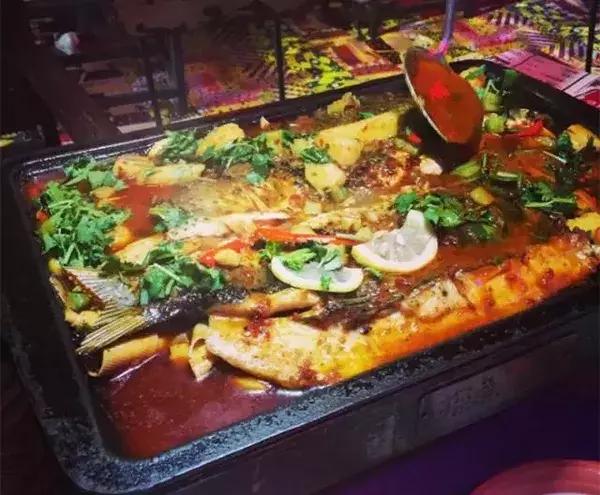 到万州吃烤鱼,重庆烤鱼正宗做法