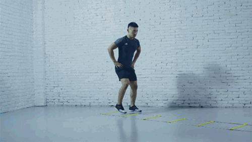 如何学会史上最厉害的凌波微步,利用敏捷梯练步伐