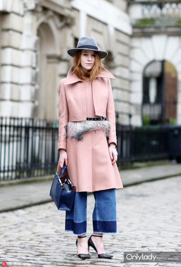 越穿越多的深秋怎么她们却看上去越来越瘦高？