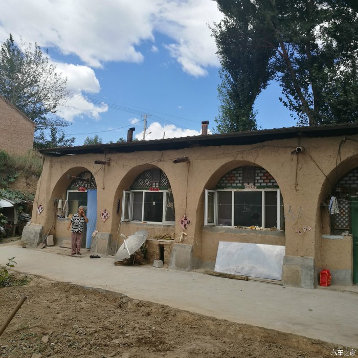 奥迪a6l2016款30fsi舒适型实拍,2016款奥迪a6l评测1.8t用车感悟