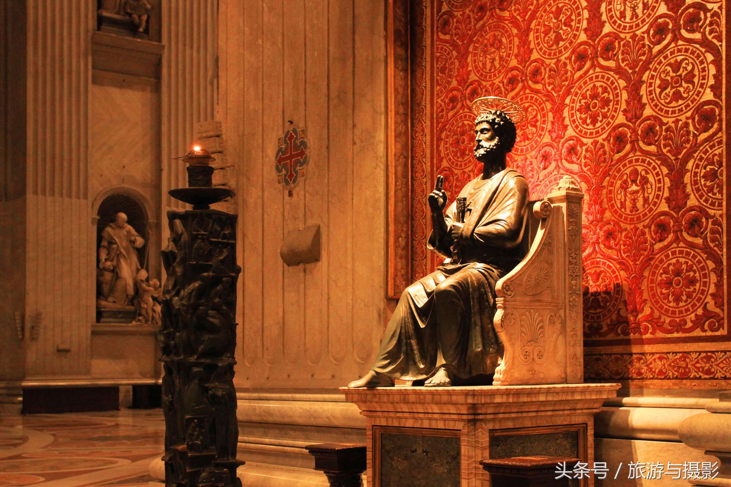 梵蒂冈圣彼得大教堂铁门,梵蒂冈圣彼得大教堂图片