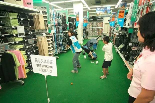 一年卖出952亿！迪卡侬从不请明星代言，为啥还这么受欢迎？