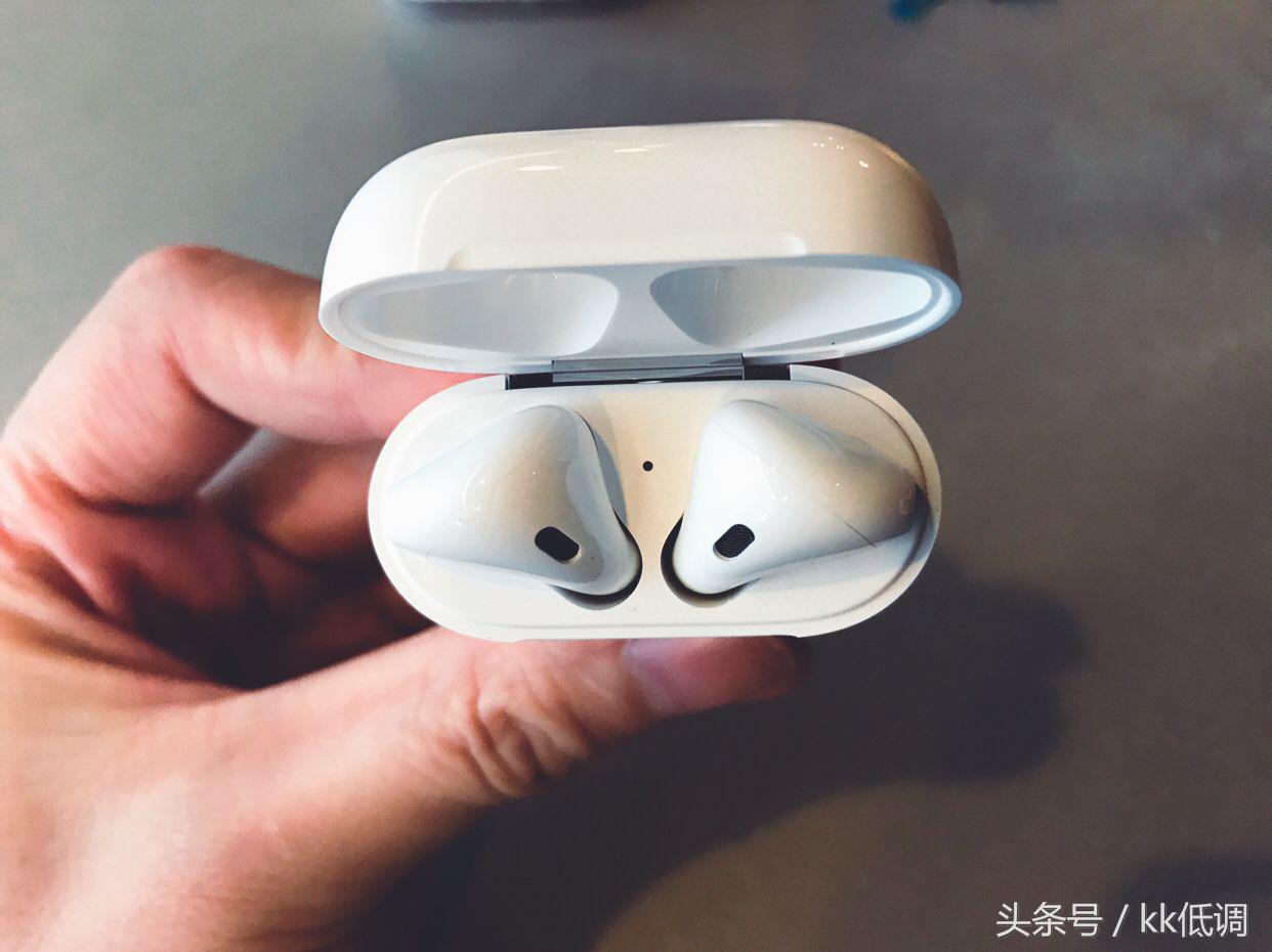 苹果耳机airpods第三代测评,苹果耳机airpodspro一代佩戴体验