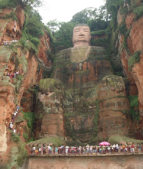 十三尊巨佛是什么,中国的十三尊巨佛