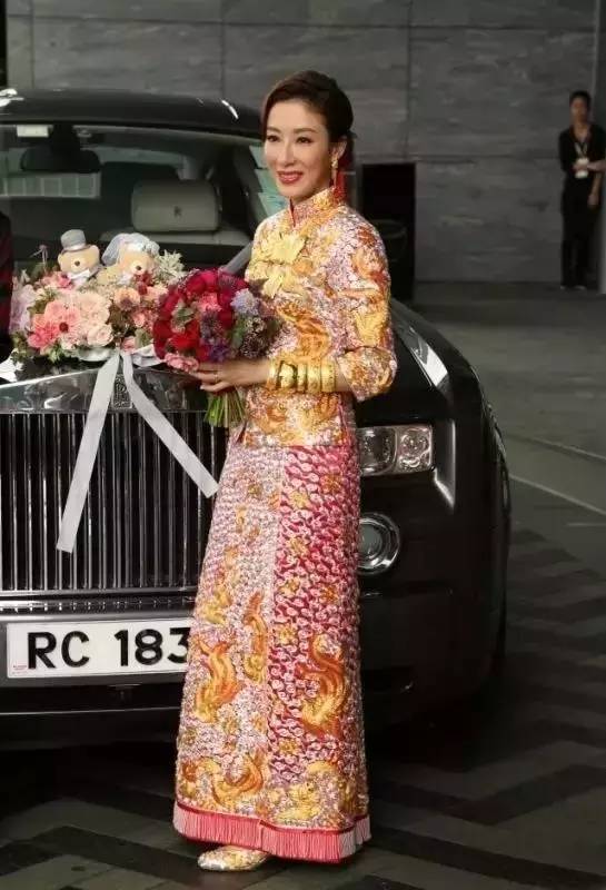 刘诗诗嫁衣多少钱,刘诗诗礼服多少钱