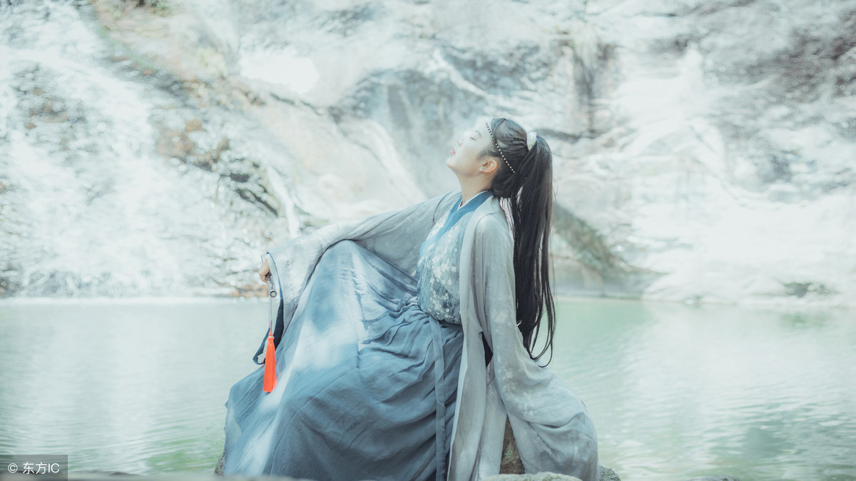 小说侯爷的小丫头,霸道小丫头言情小说