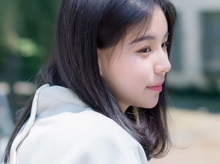 小说：经理前脚刚离开，办公室众人就爆发出欢呼声，真是大快人心