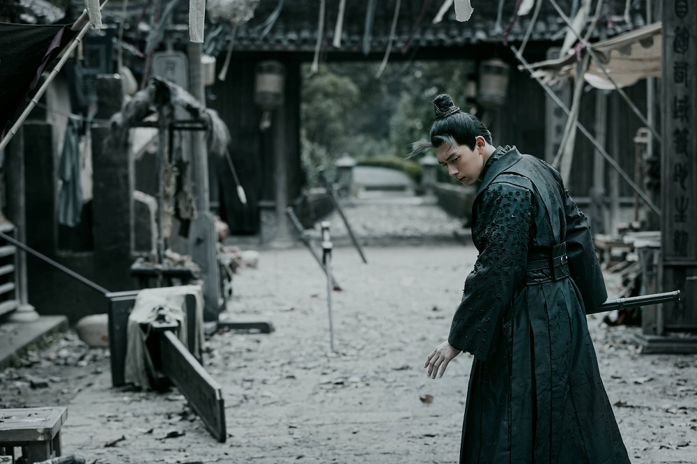 小说：闪电熊随意收起闪电池，小伙见后面露惊诧，原来它竟是仙兽