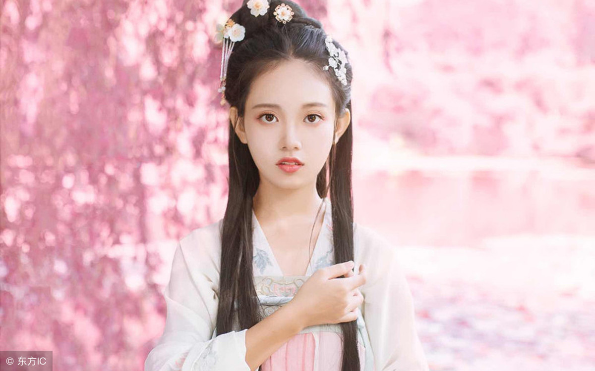 小说:她服下解毒丹后,脸上的黑色胎记没了,却被女子说她偷丹药