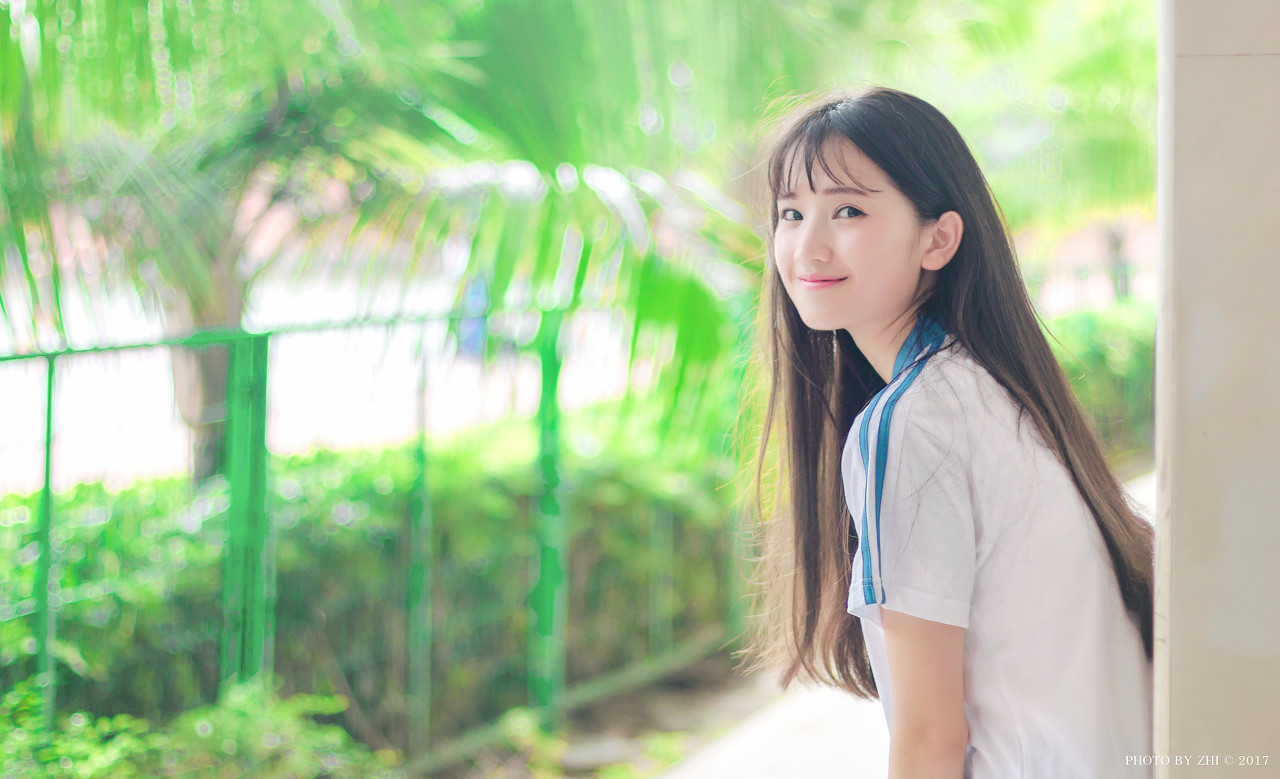 小说：少年清风朗月，一身矜贵的气质，犹如天上的明月